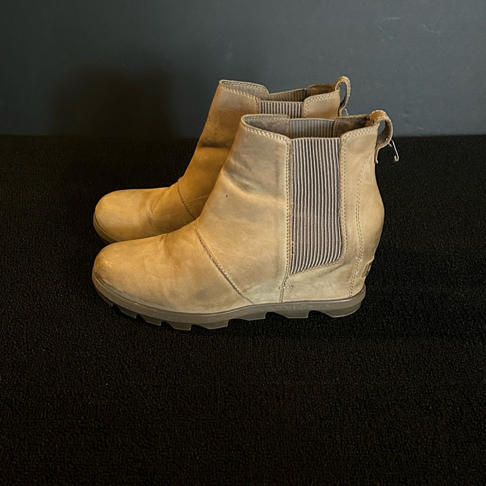 Sorel Joan of Arctic Wedge II Chelsea Boots Ash Brown Womens 10